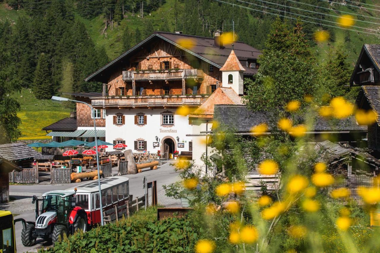 Matreier Tauernhaus Hotel Матрей ин Остирол Екстериор снимка